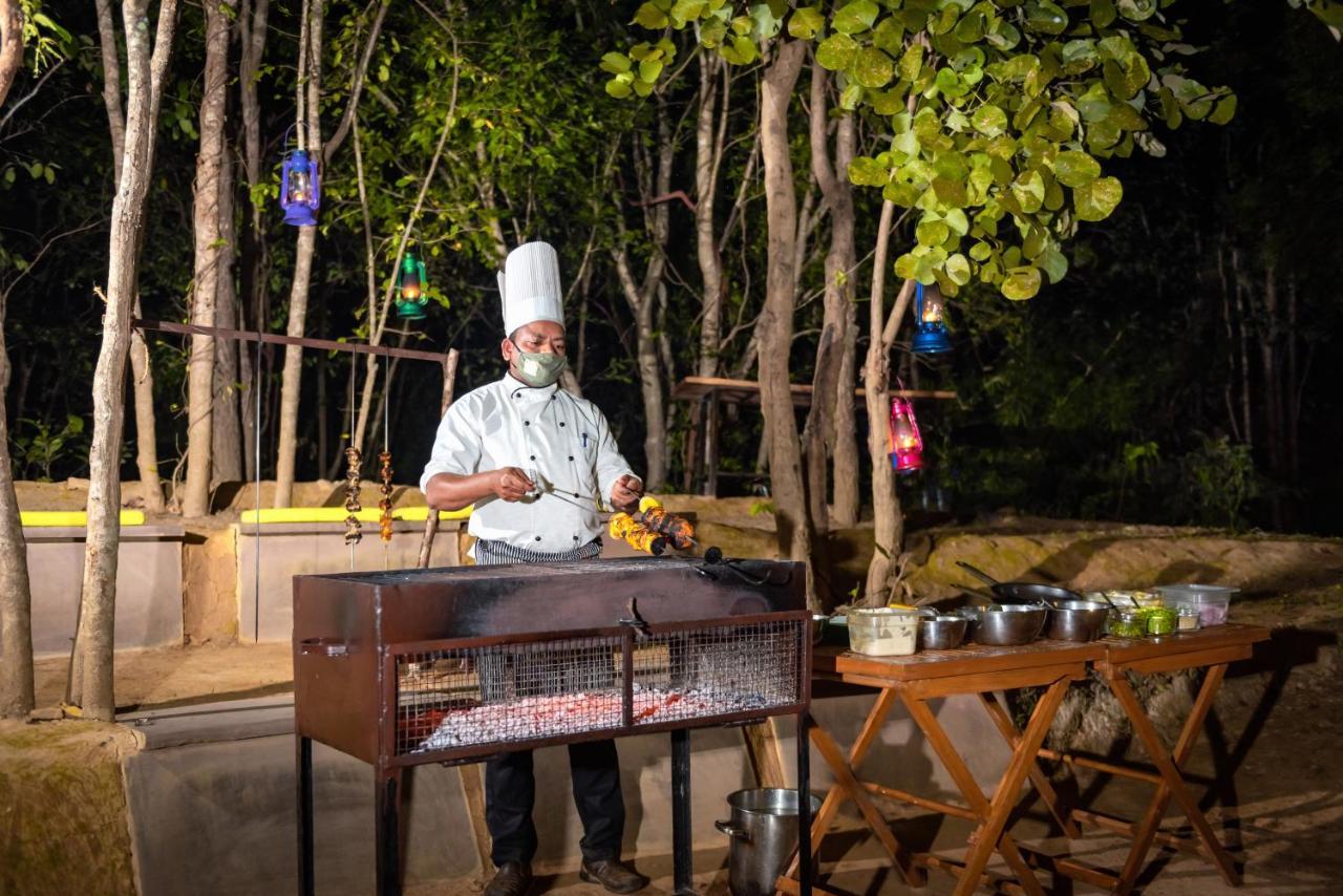 Kanha Jungle Camp المظهر الخارجي الصورة